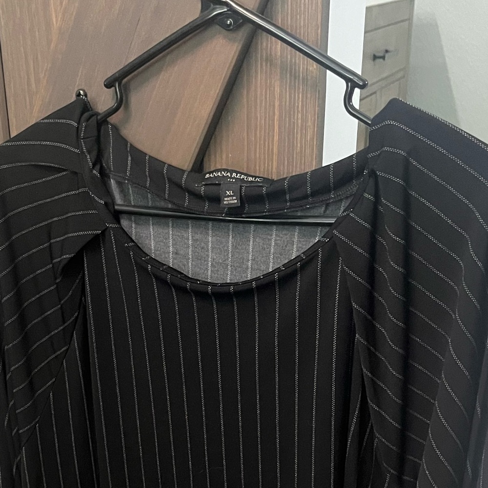 Banana Republic Tuxedo Stripped long Sleeve blouse